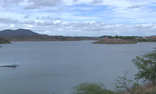 
                                        
                                            Cinco açudes sangram na Paraíba após chuvas no interior
                                        
                                        