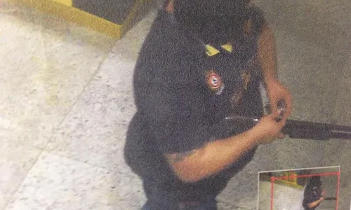
                                        
                                            PF prende membro de grupo que assaltou banco em shopping de CG
                                        
                                        