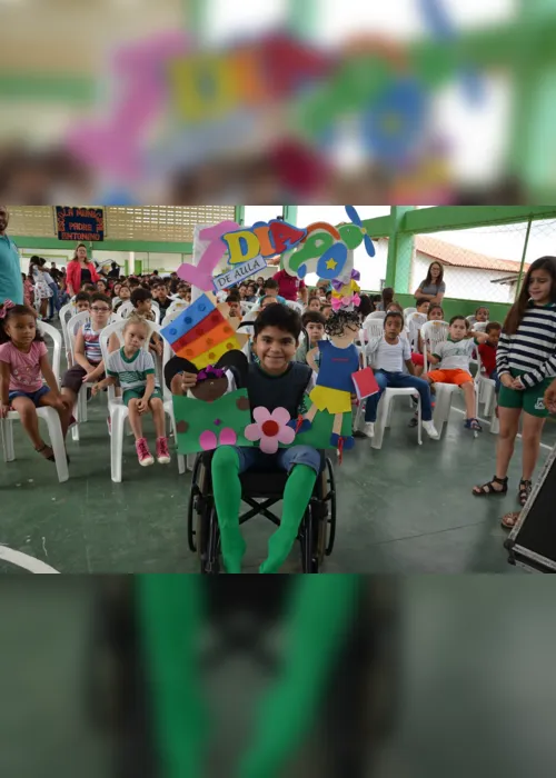 
                                        
                                            Ano letivo começa para mais de 1,5 mil alunos com deficiência em Campina Grande
                                        
                                        