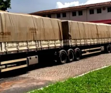 Carreta com carga de 100 toneladas de feijão é apreendida pela Receita na PB