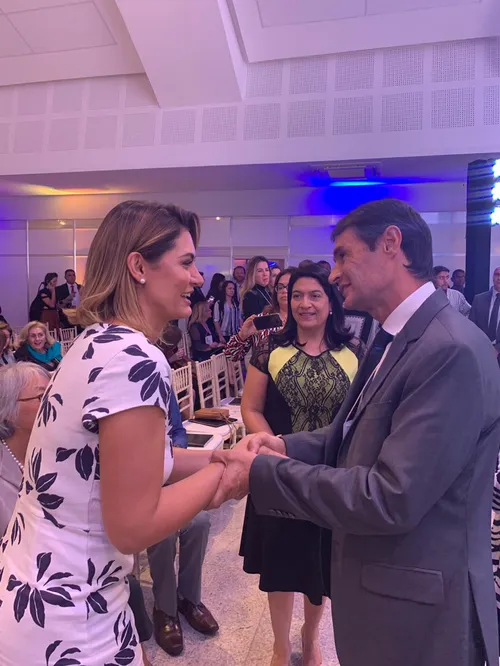 
				
					Romero convida Michelle Bolsonaro para conhecer projetos em CG
				
				