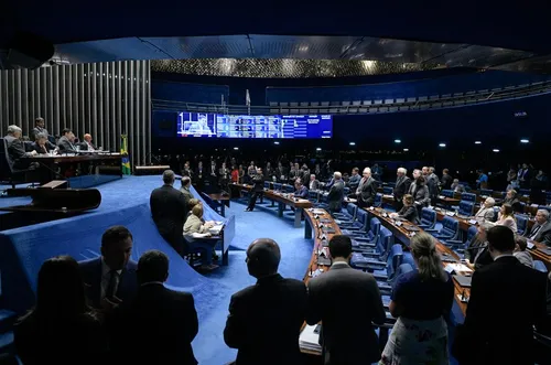 
				
					Senado aprova limite de gastos para campanhas nas eleições de 2020
				
				