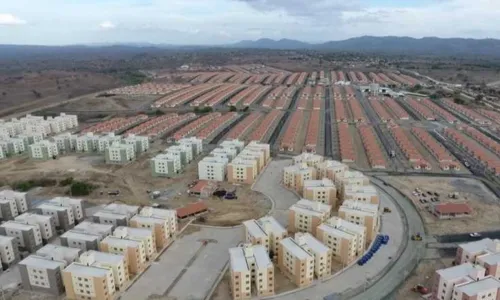 
                                        
                                            Com presença de Bolsonaro, 4,1 mil residências do Aluízio Campos são entregues a moradores em CG
                                        
                                        