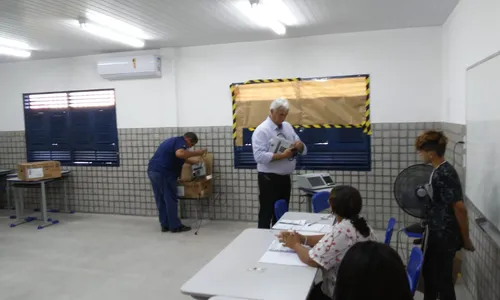 
                                        
                                            Candidato hospitalizado, confusão, urnas substituídas e chuvas marcam eleições em Cabedelo
                                        
                                        