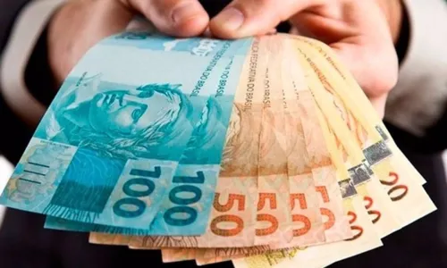 
                                        
                                            Auxílio Brasil: parcela de R$ 600 de agosto começa a ser paga nesta terça-feira
                                        
                                        