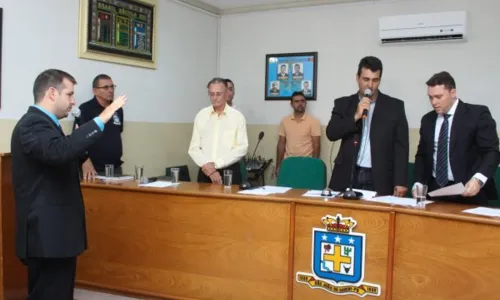 
                                        
                                            Hélder Trajano é empossado prefeito de São João do Cariri
                                        
                                        