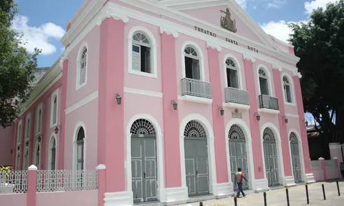 
                                        
                                            Escola de Dança do Teatro Santa Roza promove primeiro festival presencial, depois da pandemia
                                        
                                        