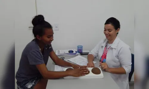 
				
					Médicos cubanos que ficaram na Paraíba aguardam Revalida para exercer medicina
				
				