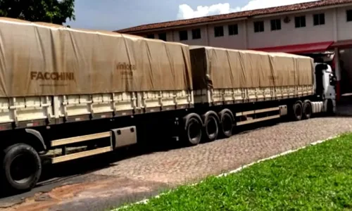 
				
					Carreta com carga de 100 toneladas de feijão é apreendida pela Receita na PB
				
				