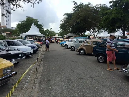 
				
					Campina Grande sedia encontro de carros antigos até domingo
				
				