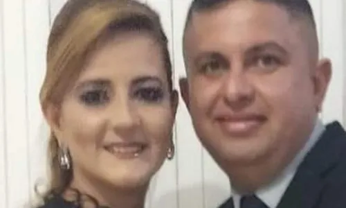 
                                        
                                            Enterrados corpos de ex-secretária de educação de Boa Vista e do ex-marido
                                        
                                        