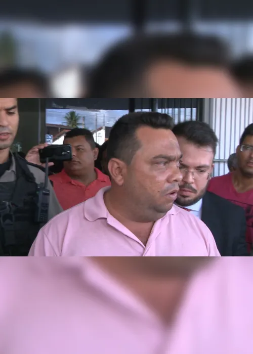 
                                        
                                            Suspeito de estupro, vereador Flávio Cabaré retoma mandato na Câmara de Conde, na Paraíba
                                        
                                        