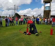 Corpo de Bombeiros promove treinamento para comerciantes no Parque do Povo