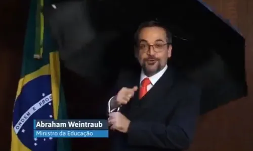 
                                        
                                            Opinião: Governo Bolsonaro não sabe fazer Enem; será que Weintraub vai cair?
                                        
                                        