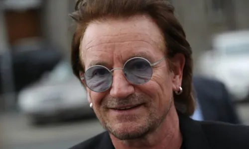 
                                        
                                            Sílvio Osias: um pouco do U2 para festejar o aniversário de Bono Vox
                                        
                                        