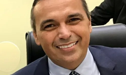 
                                        
                                            Governador decreta luto oficial de três dias na Paraíba pela morte de Genival Matias
                                        
                                        