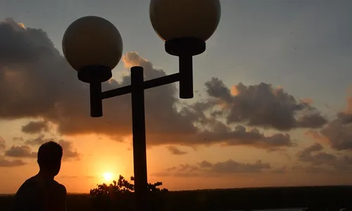 
                                        
                                            Hotel Globo: por do sol de tirar o fôlego com vista para o rio Sanhauá
                                        
                                        