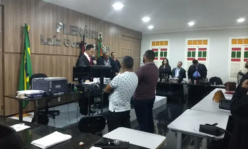 
                                        
                                            Ex-policiais são condenados a 45 anos de prisão por duplo homicídio no Sertão da PB
                                        
                                        