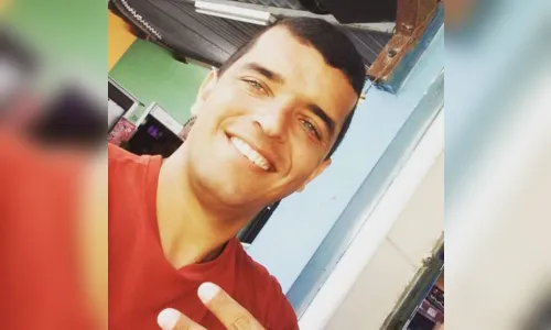 
				
					Radialista é assassinado dentro de restaurante em Campina Grande
				
				