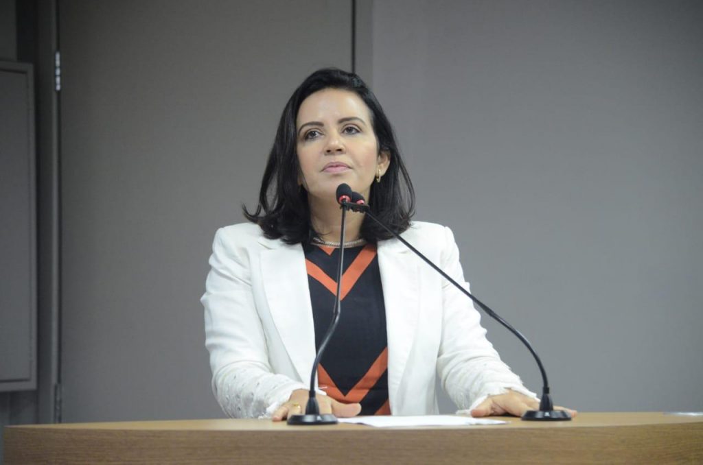 João Azevêdo confirma que Pollyanna Dutra será candidata ao Senado na chapa governista