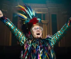 OPINIÃO: Rocket Man é fantasia cafona e espalhafatosa como Elton John