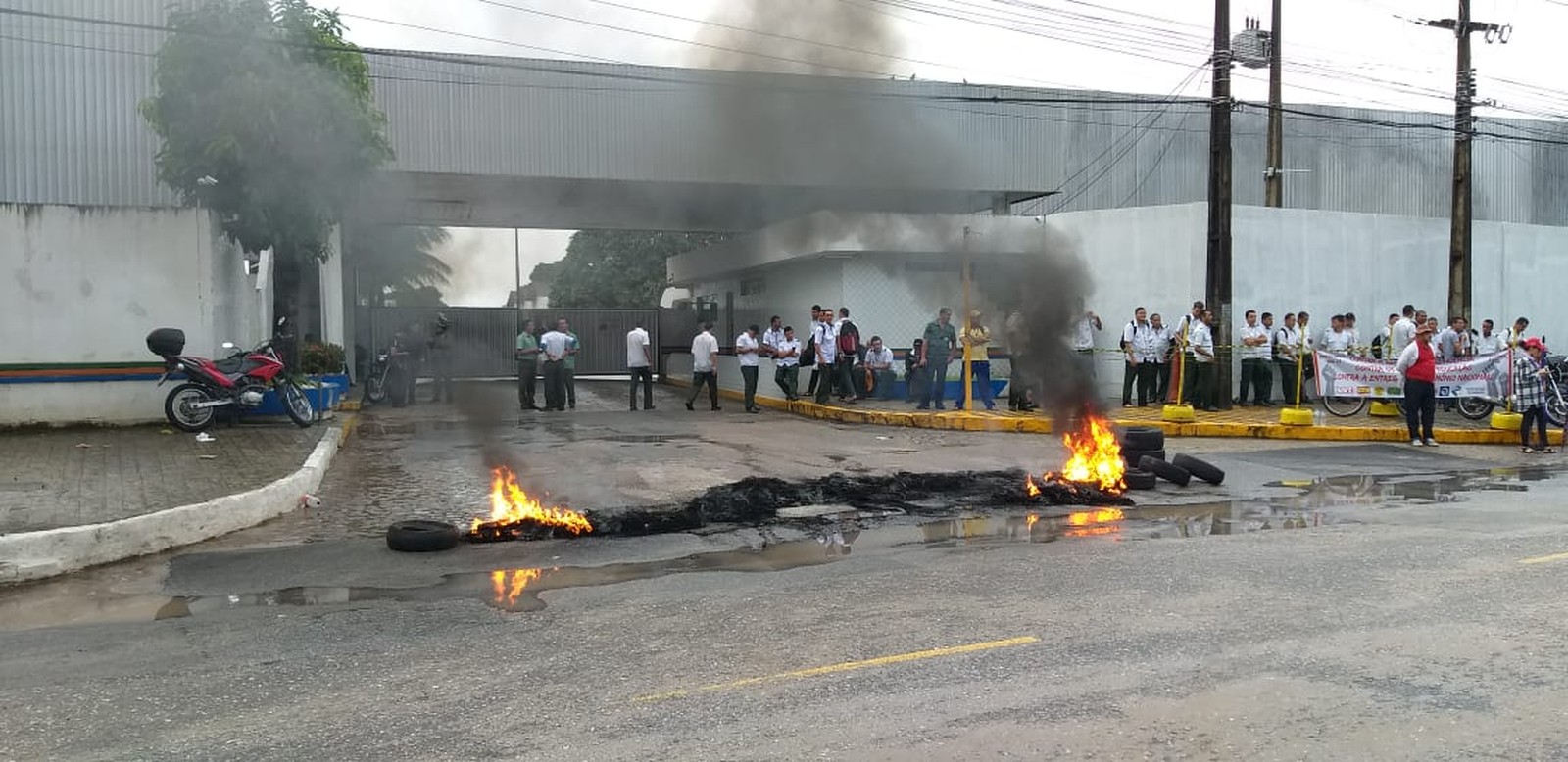 
				
					Dia de 'Greve Geral' termina em João Pessoa com manifestação na Lagoa
				
				