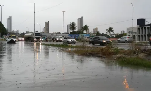 
				
					Em 24 horas, chove metade do esperado para junho em João Pessoa
				
				