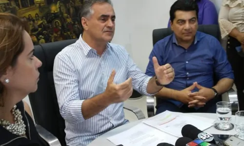 
                                        
                                            'Decisão de bom senso', diz Cartaxo sobre suspensão de embargo a obra no Varadouro
                                        
                                        
