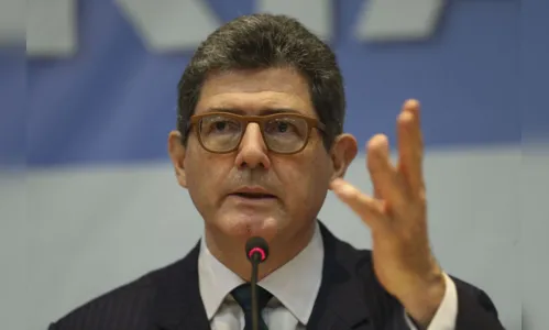 
				
					Após críticas de Bolsonaro, Joaquim Levy pede demissão da presidência do BNDES
				
				