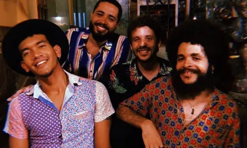 
                                        
                                            Grupo Quadrilha lança EP 'Pra Já', gravado durante a quarentena
                                        
                                        