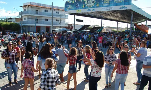 
                                        
                                            Santa Luzia promove quadrilha, forró e hasteamento da bandeira de São João
                                        
                                        