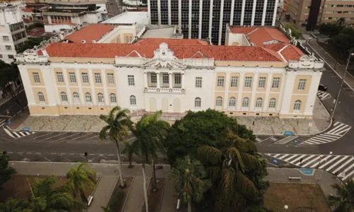 
                                        
                                            Candidato tatuado consegue na Justiça participar de concurso da PM
                                        
                                        