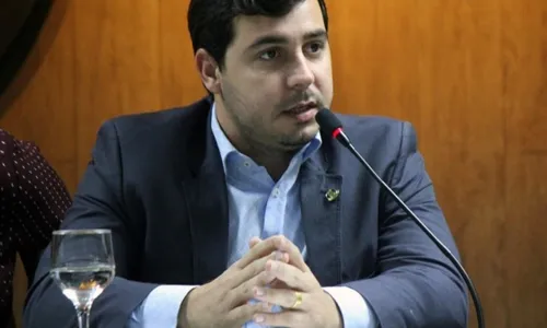 
                                        
                                            Famintos: Renan Maracajá está impedido de entrar na prefeitura de Campina Grande
                                        
                                        
