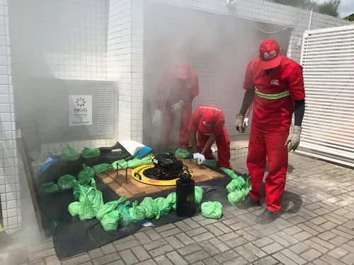 
				
					Ação do MPF combate despejo de esgoto na praia de Manaíra
				
				