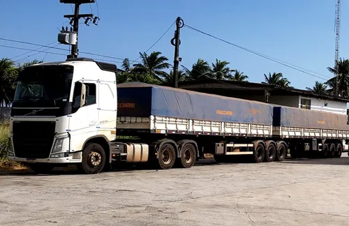 
				
					Motorista é flagrado levando 48 toneladas de feijão de forma irregular na BR-101
				
				