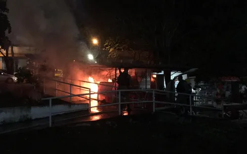 
				
					Incêndio destrói barraca de lanche na Central de Aulas da UEPB
				
				