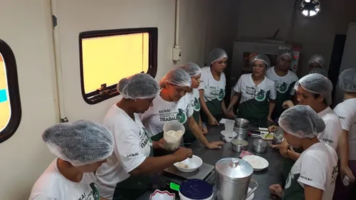 
				
					Curso de confeitaria capacita detentos para o mercado de trabalho em JP
				
				