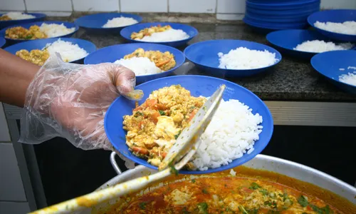 
                                        
                                            Sancionada lei que obriga manutenção de alimentação para alunos da rede pública
                                        
                                        