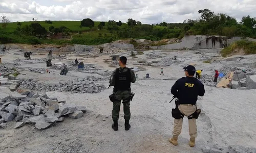 
                                        
                                            Operação Oteca aplica R$ 317 mil em multas por crimes ambientais
                                        
                                        