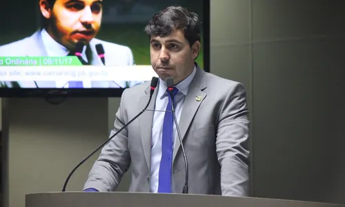 
                                        
                                            Após ser preso na 'Famintos', Renan Maracajá reassume na Câmara de CG
                                        
                                        