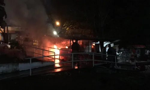 
                                        
                                            Incêndio destrói barraca de lanche na Central de Aulas da UEPB
                                        
                                        