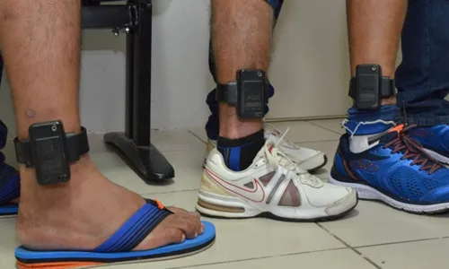 
				
					Pelo menos 1,4 mil detentos cumprem prisão domiciliar sem tornozeleira eletrônica na PB
				
				