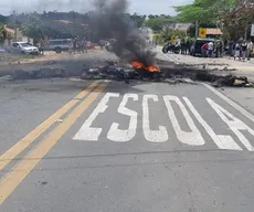 Moradores bloqueiam BR-104 após morte de duas crianças em Remígio