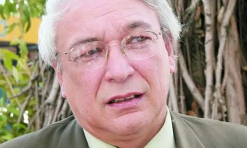 
                                        
                                            Ex-juiz aposentado por corrupção recorre ao TCE para receber pensão integral
                                        
                                        