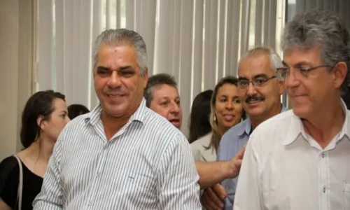 
                                        
                                            Edvaldo Rosas chama de 'golpe' comissão provisória no PSB
                                        
                                        