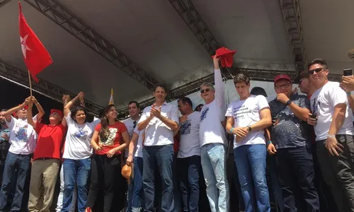 
                                        
                                            Liderado por Ricardo e com a presença de Haddad, ato em Monteiro cobra a volta das águas da Transposição
                                        
                                        