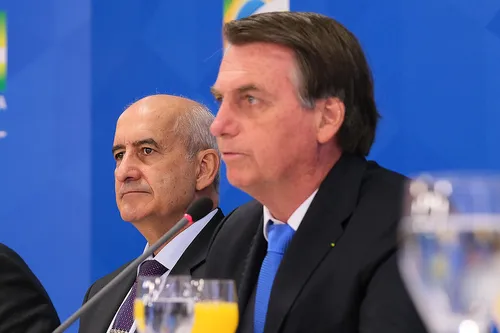 
				
					Ministro de Bolsonaro se reúne com João e prefeitos da PB
				
				