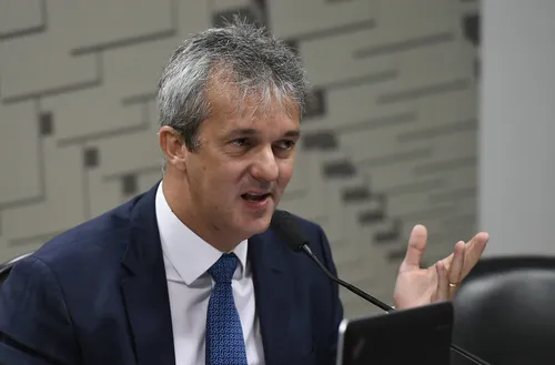 
				
					Walter Agra promete atuação 'energética' do Cade sobre preço das passagens aéreas
				
				