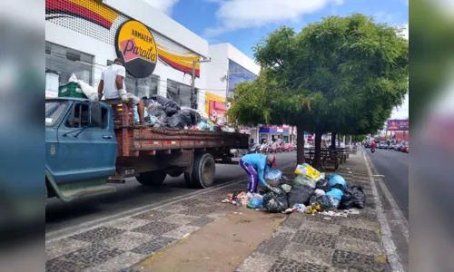 
				
					Com a prefeitura devendo, Patos fica sem serviço de limpeza urbana
				
				