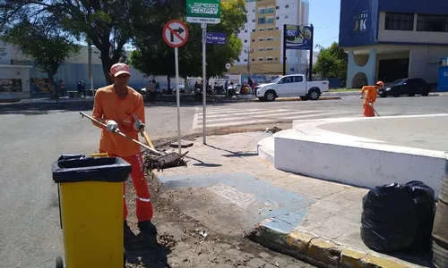 
                                        
                                            Após acordo entre a prefeitura e empresa, coleta de lixo é retomada em Patos
                                        
                                        